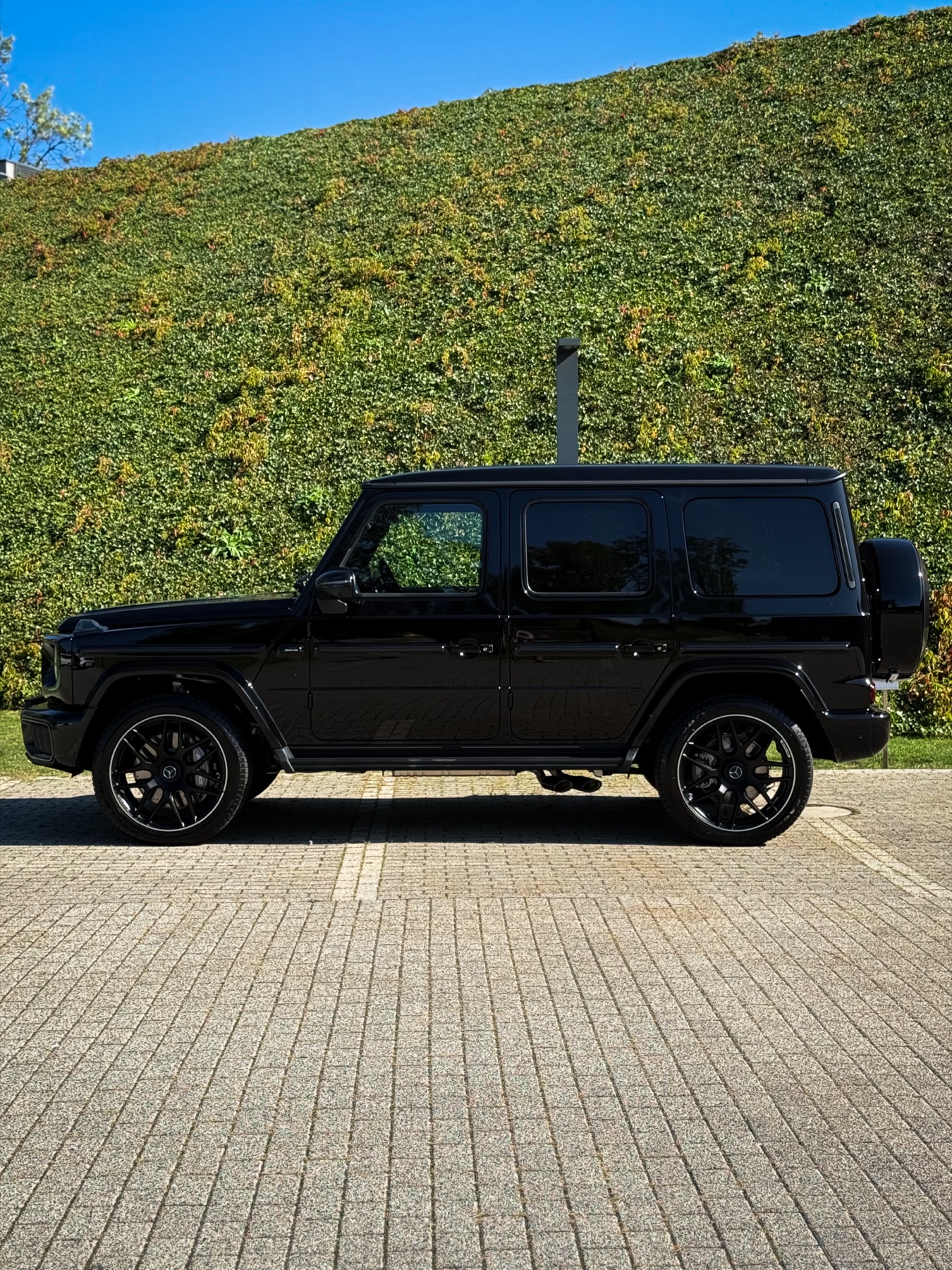 Mercedes G63 AMG 2025 profil boczny